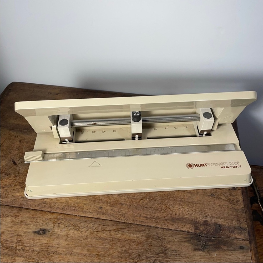Boston heavy duty metal 3 hole paper punch desktop adjustable organizer